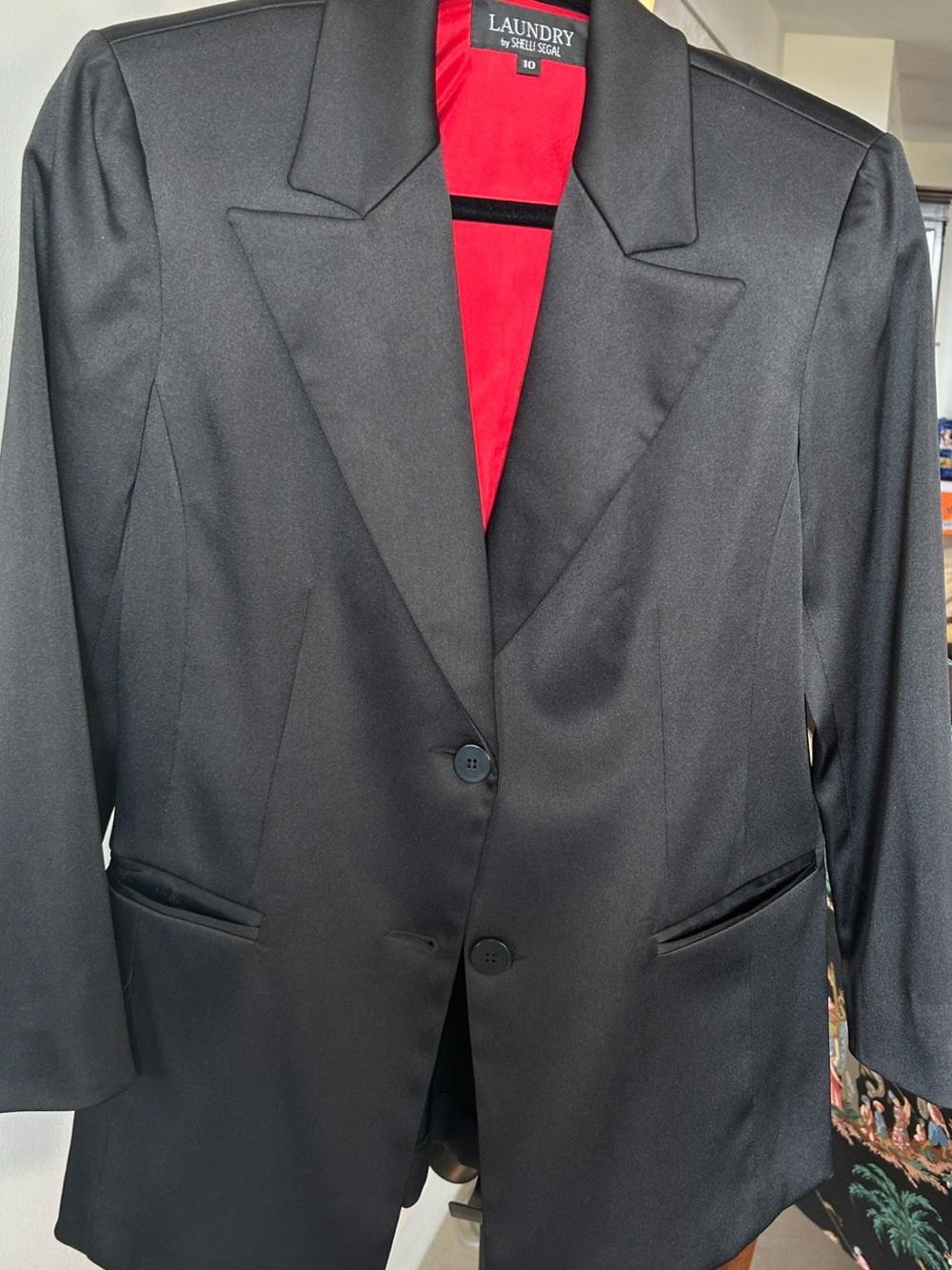 Laundry By Shelli Segal Black tuxedo dinner jacket with Red Lining.